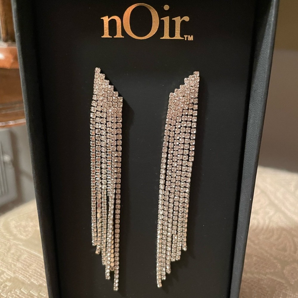 Noir earrings
